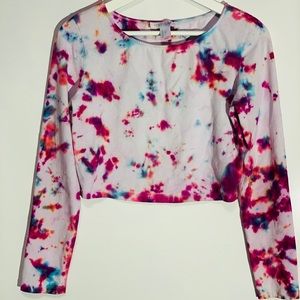 Cute tie dye crop top.